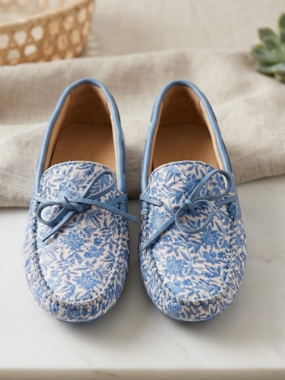 NEW $278 J.McLaughlin flagler leather moccasin Slip On Bow Floral SZ-9 Blue